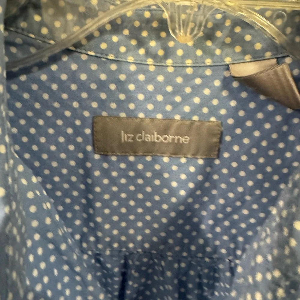 Liz Claiborne Blue and White Polka Dot Top Size M - Picture 4 of 5